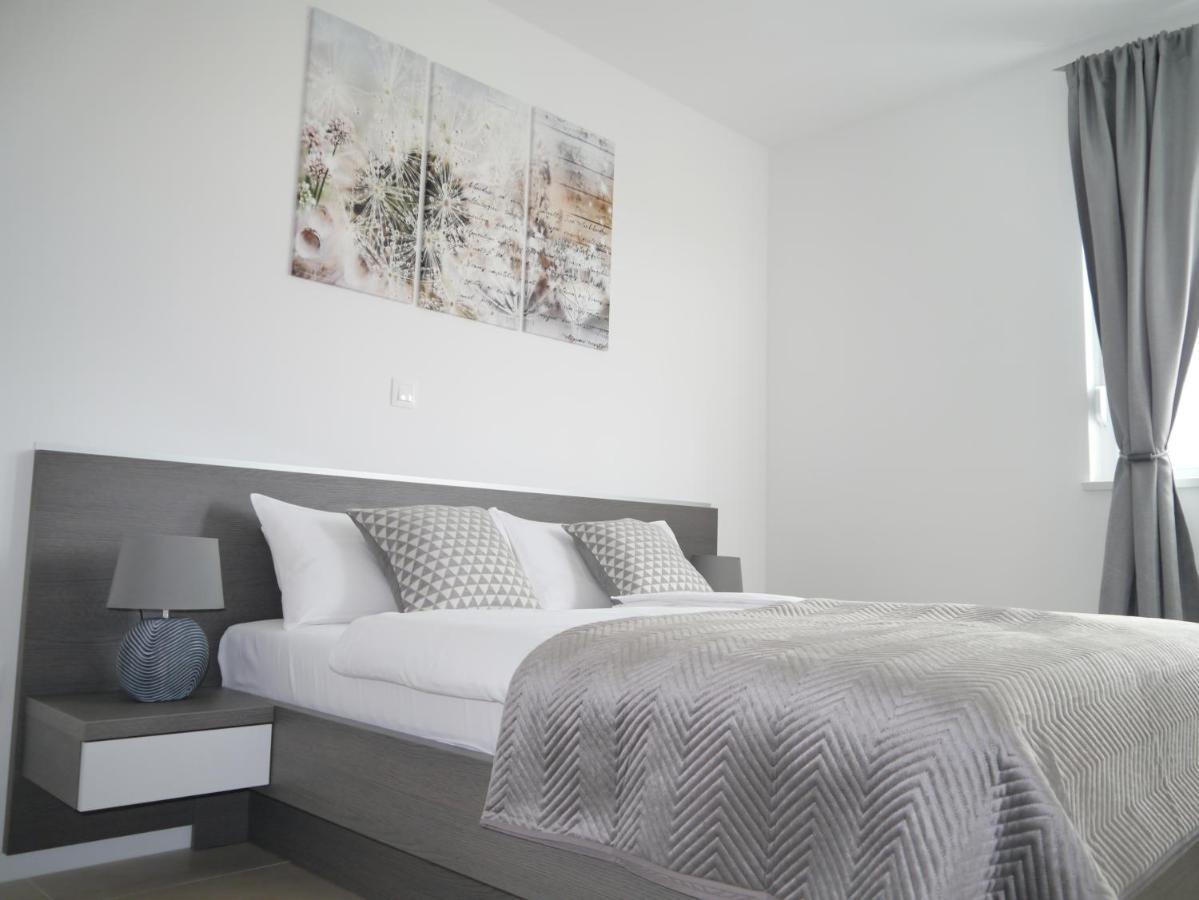 Nova Excellence Apartman Novalja Kültér fotó