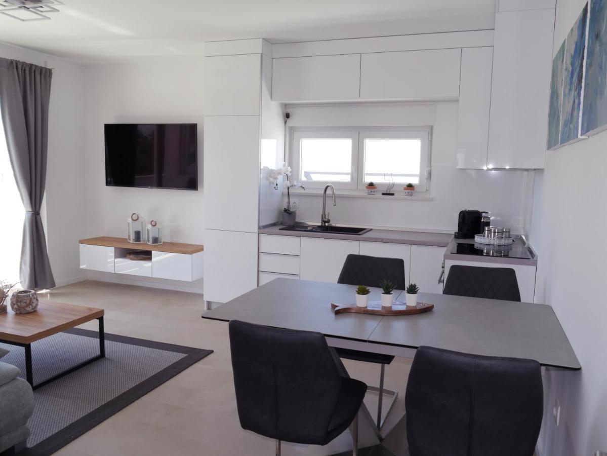 Nova Excellence Apartman Novalja Kültér fotó